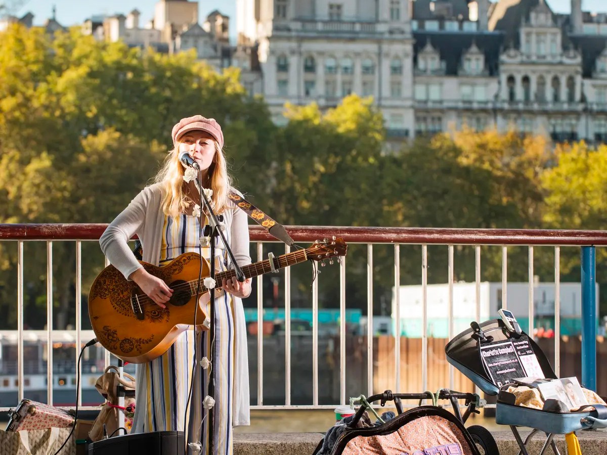 Taylor Swift tries to shake it off after taking to the mean&nbsp;streets